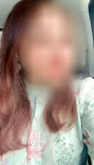 Andrea, 32