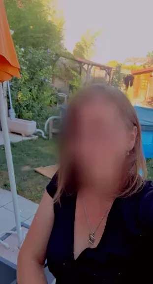 Nadja, 37